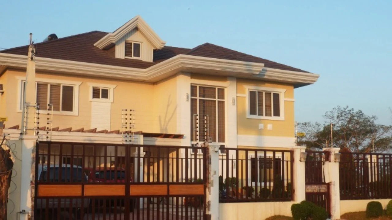 Security electric fence residence